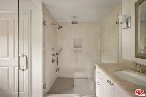 $4,998,000 | 837 North Bundy Drive, Los Angeles, CA 90049