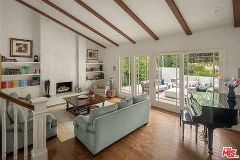 $4,998,000 | 837 North Bundy Drive, Los Angeles, CA 90049