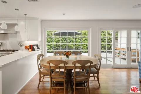 $4,998,000 | 837 North Bundy Drive, Los Angeles, CA 90049