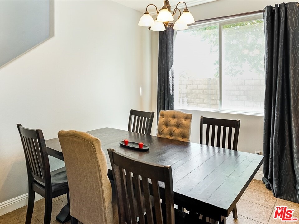 31420 Arena Drive Castaic, CA 91384 - Photo 3 of 13