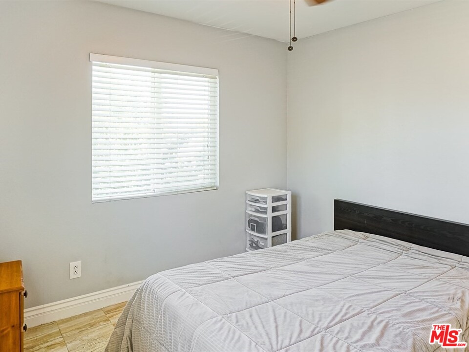 31420 Arena Drive Castaic, CA 91384 - Photo 8 of 13