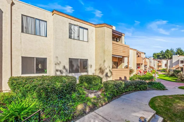 $450,000 | 2920 Briarwood Road, Unit I1, Bonita, CA 91902