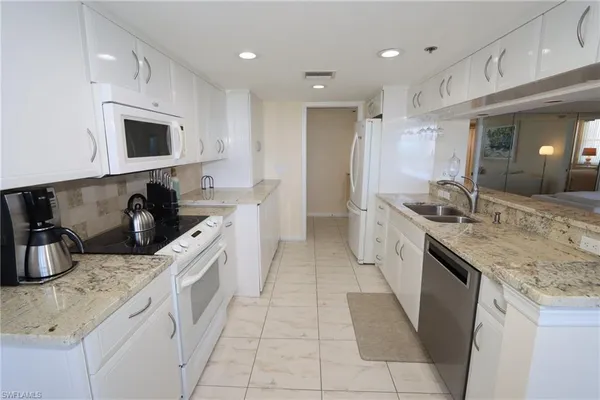 $12,000 | 5550 Heron Point Drive, Unit 902, Naples, FL 34108