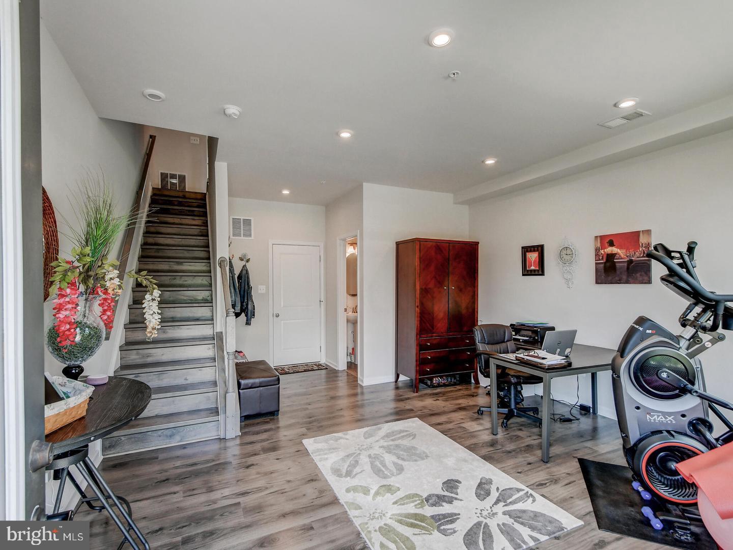 7511 Mundell Road Hanover, MD 21076 - Photo 7 of 26 Living Rm