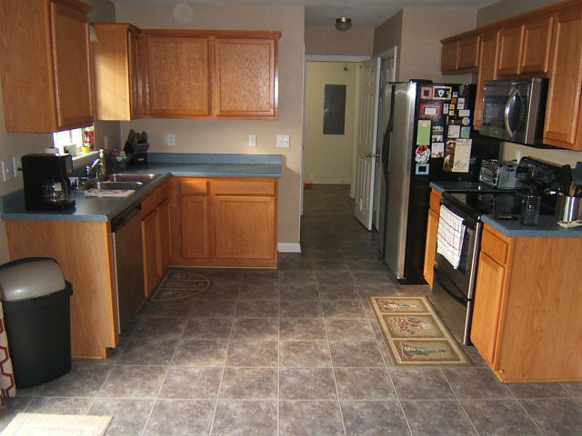 6729 Albert Road Roanoke, VA 24019 - Photo 2 of 29 Kitchen