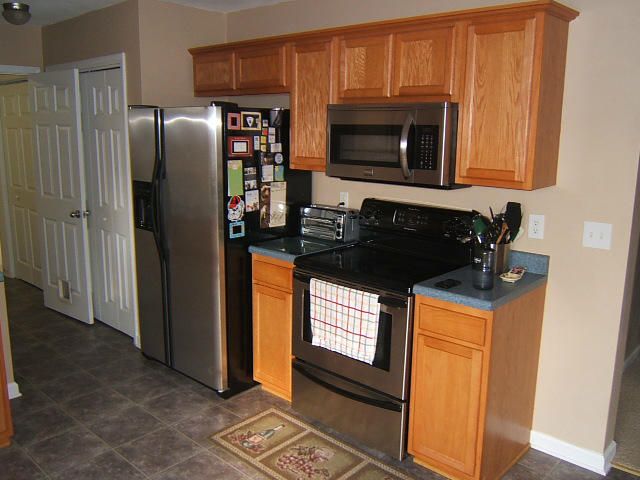 6729 Albert Road Roanoke, VA 24019 - Photo 3 of 29 Kitchen