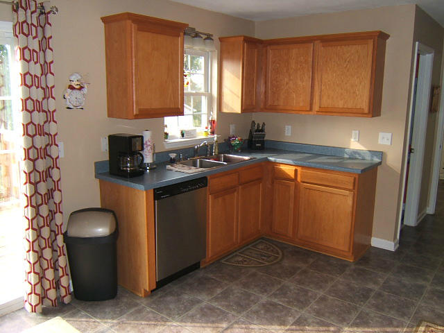 6729 Albert Road Roanoke, VA 24019 - Photo 4 of 29 Kitchen