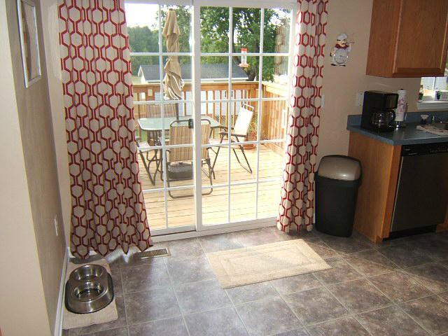 6729 Albert Road Roanoke, VA 24019 - Photo 5 of 29 Eat in Kitchen!