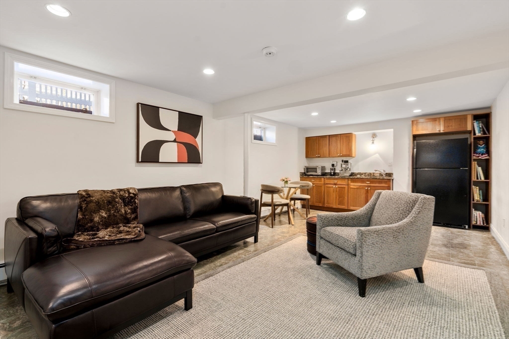 14 Prentice Road Newton, MA 02459 - Photo 38 of 42