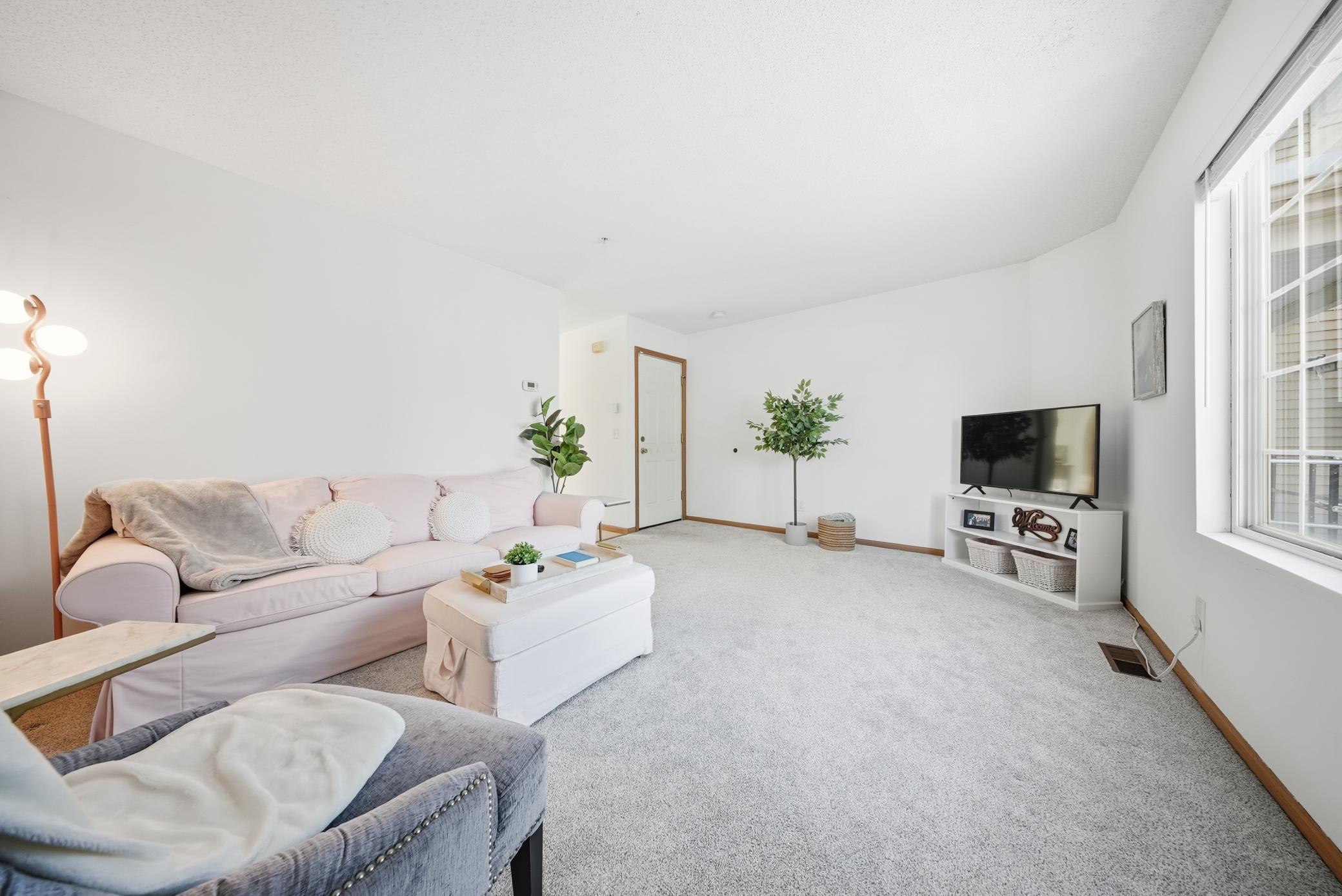 13098 Murdock Terrace Eden Prairie, MN 55347 - Photo 2 of 27