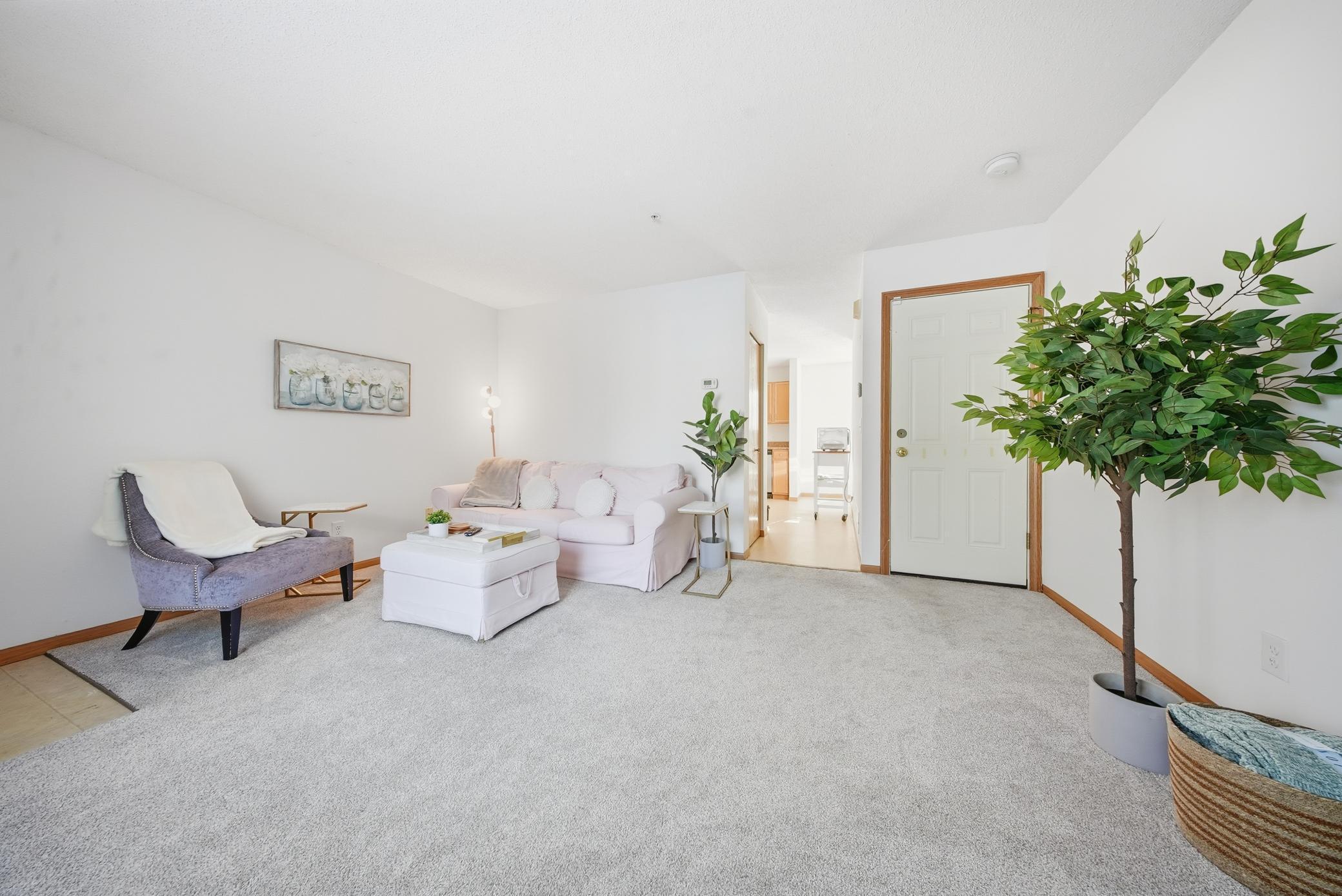 13098 Murdock Terrace Eden Prairie, MN 55347 - Photo 4 of 27