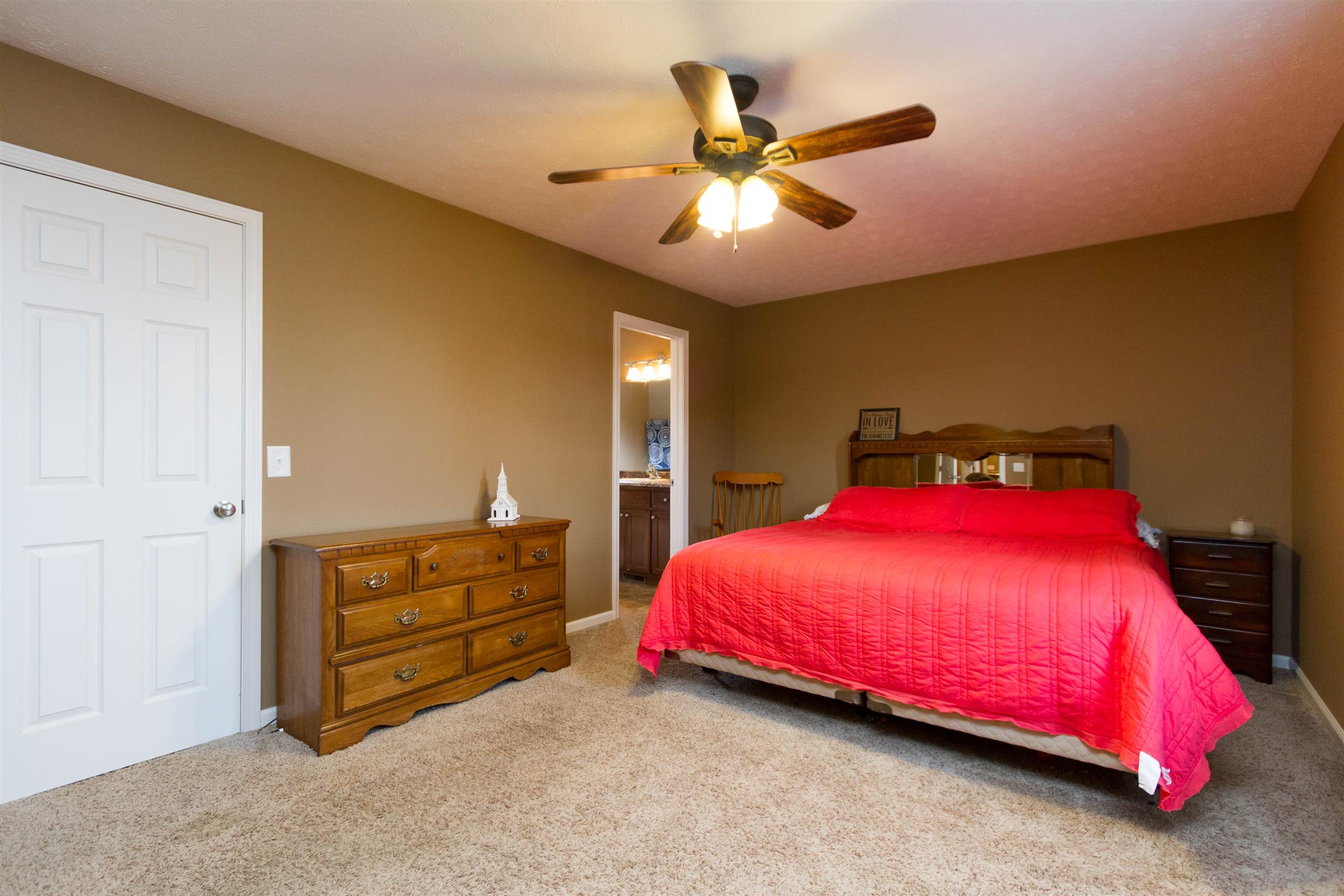 2065 Friendship Road Cross Plains, TN 37049 - Photo 15 of 30 Large Owners Suite