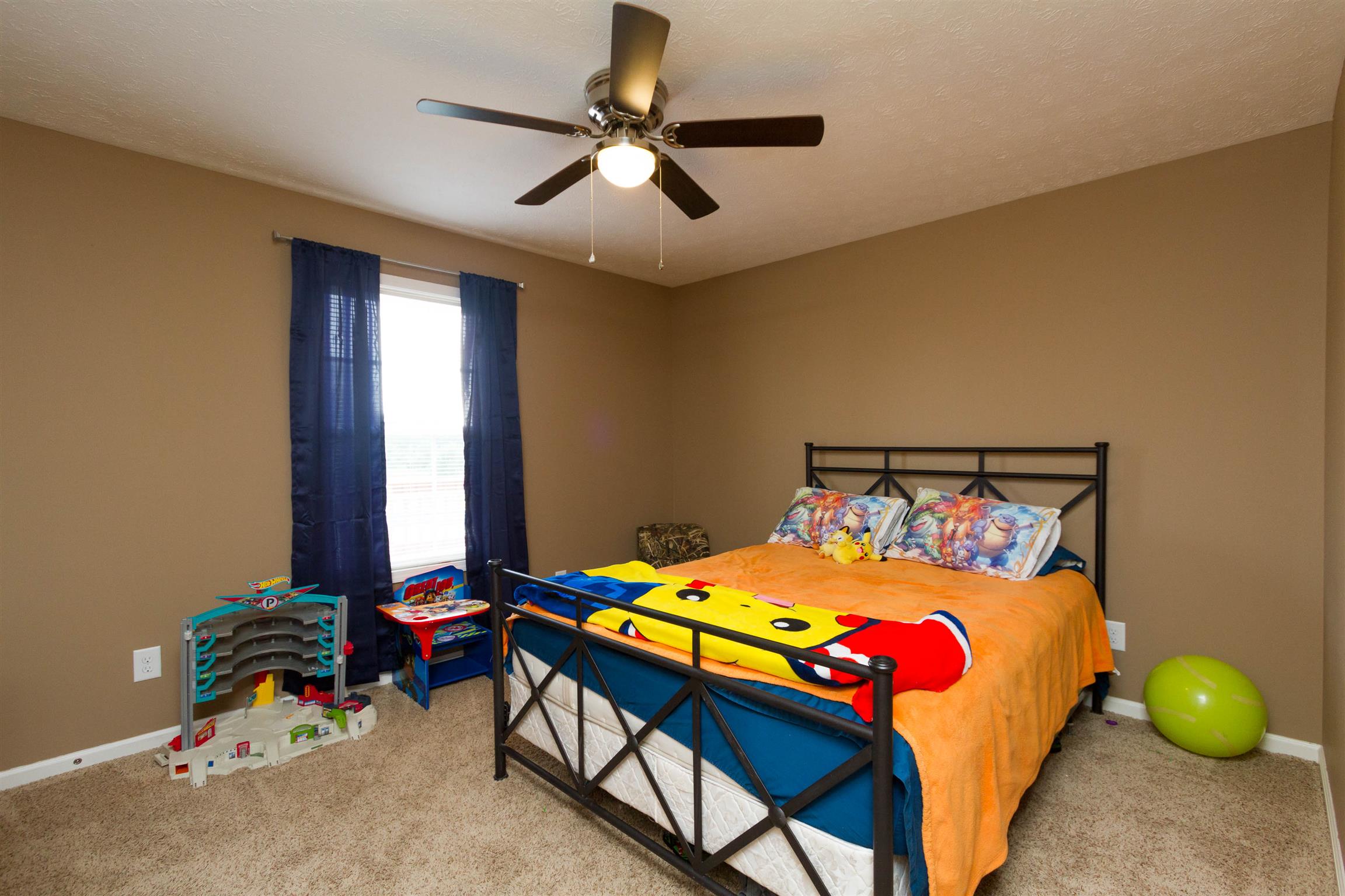 2065 Friendship Road Cross Plains, TN 37049 - Photo 19 of 30 Back Guest Bedroom has walk in closet!