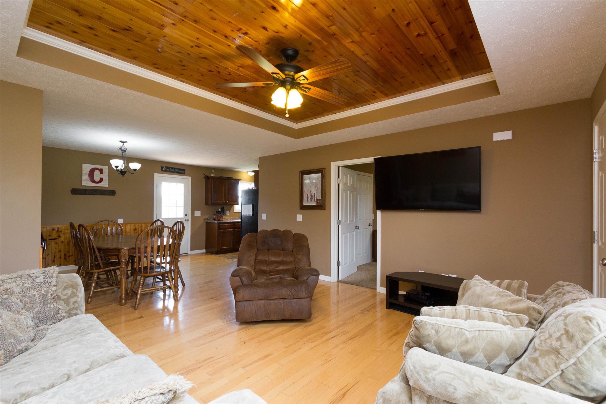 2065 Friendship Road Cross Plains, TN 37049 - Photo 4 of 30 Custom ceiling with hardwood inset!