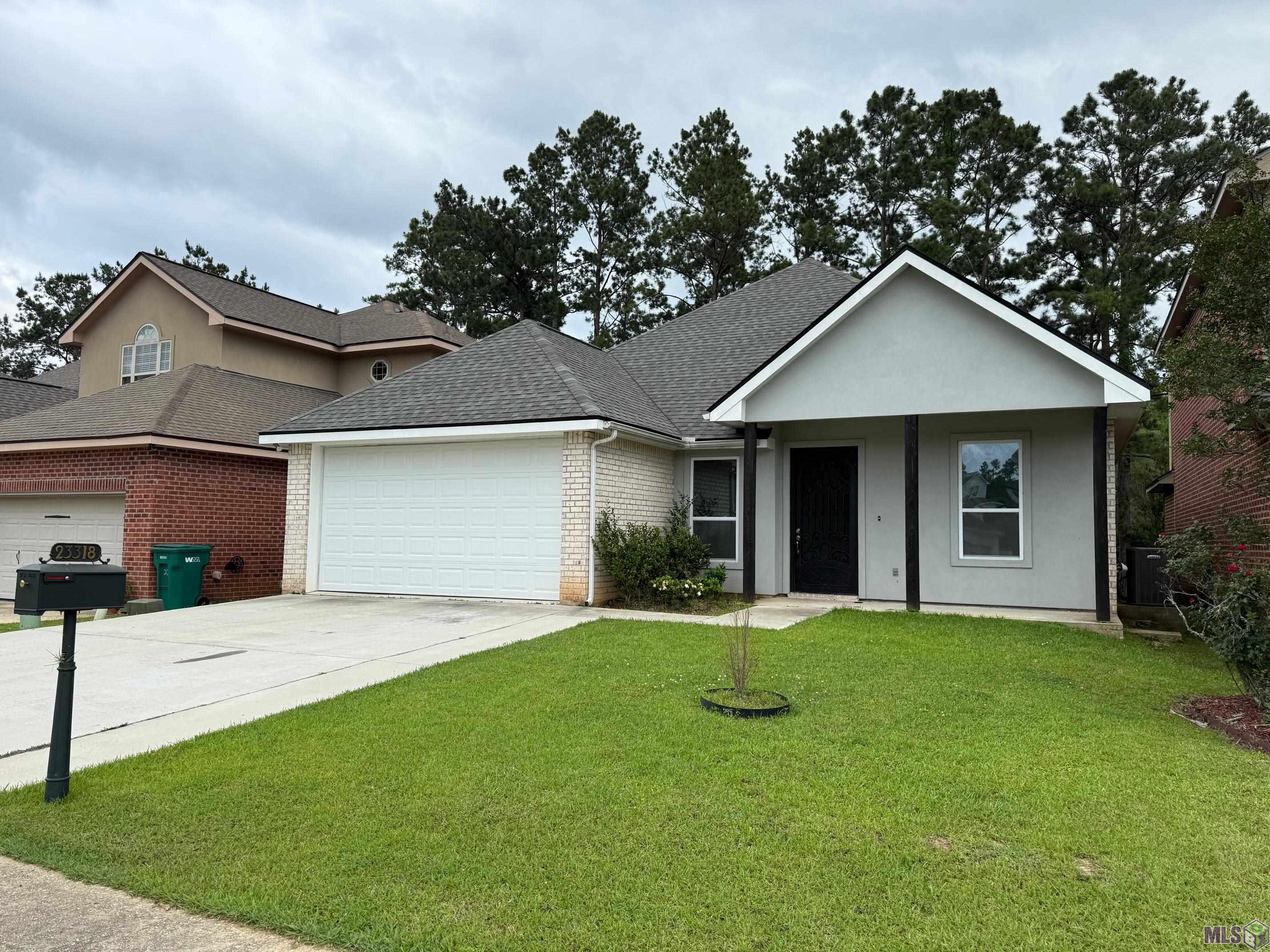 23318 Fairway Gardens Springfield, LA 70462 - Photo 2 of 13