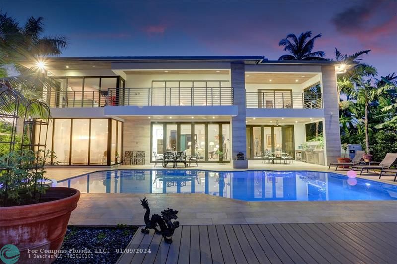 2808 Northeast 26th Pl  