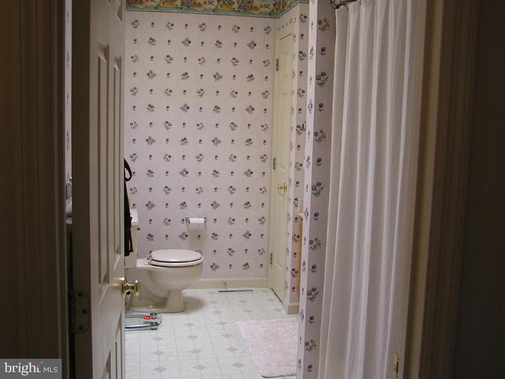 38 Greythorne Road Lancaster, PA 17603 - Photo 13 of 15 Gallery Image 13