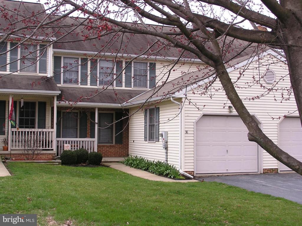 38 Greythorne Road Lancaster, PA 17603 - Photo 2 of 15 Gallery Image 2