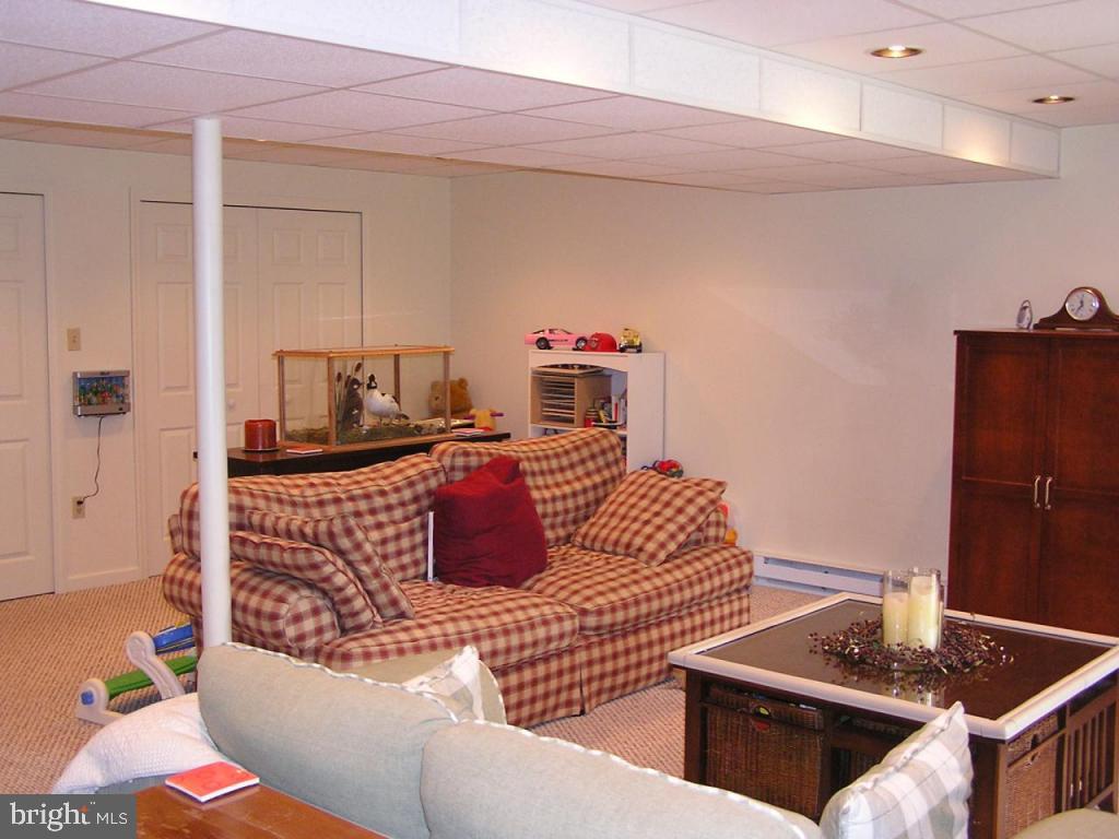 38 Greythorne Road Lancaster, PA 17603 - Photo 8 of 15 Gallery Image 8