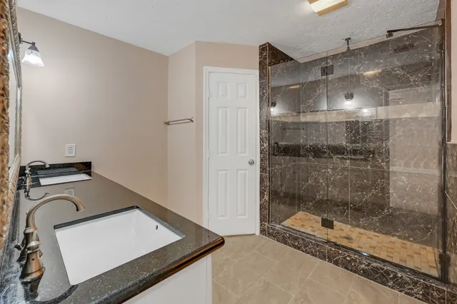 $378,350 | 2910 Norwich Street, Pearland, TX 77584