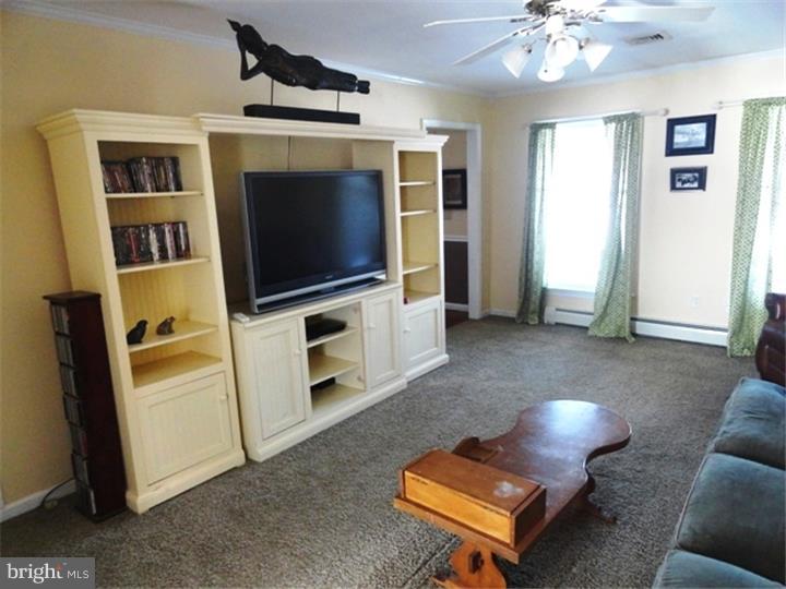8 Walker Road Oley, PA 19547 - Photo 10 of 23 Living Room