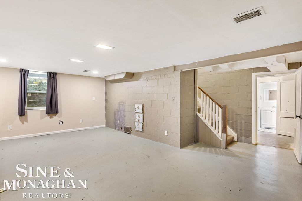 365 Moross Road Grosse Pointe, MI 48236 - Photo 20 of 34 50138742-5e821580-708e-4629-a3ac-a8d473488e6d.JPG