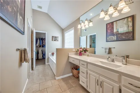 $575,000 | 6424 West 100th Terrace, Overland Park, KS 66212