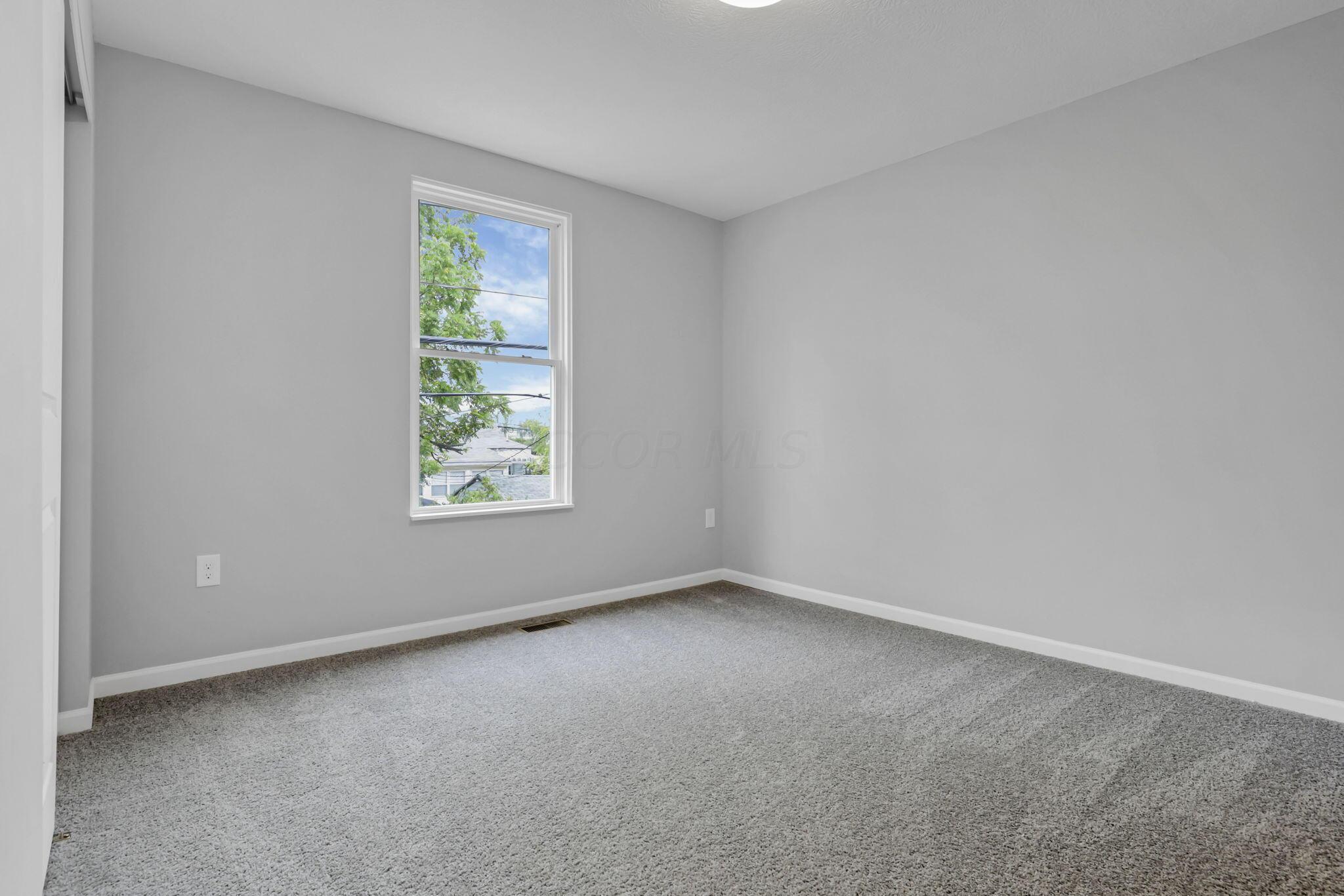 1555 Delbert Road Columbus, OH 43219 - Photo 29 of 48 29-web-or-mls-0N4A2809