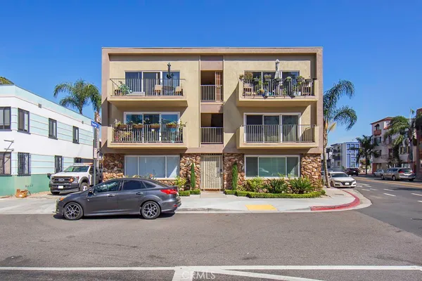 $450,000 | 21 Alamitos Avenue, Unit 1, Long Beach, CA 90802