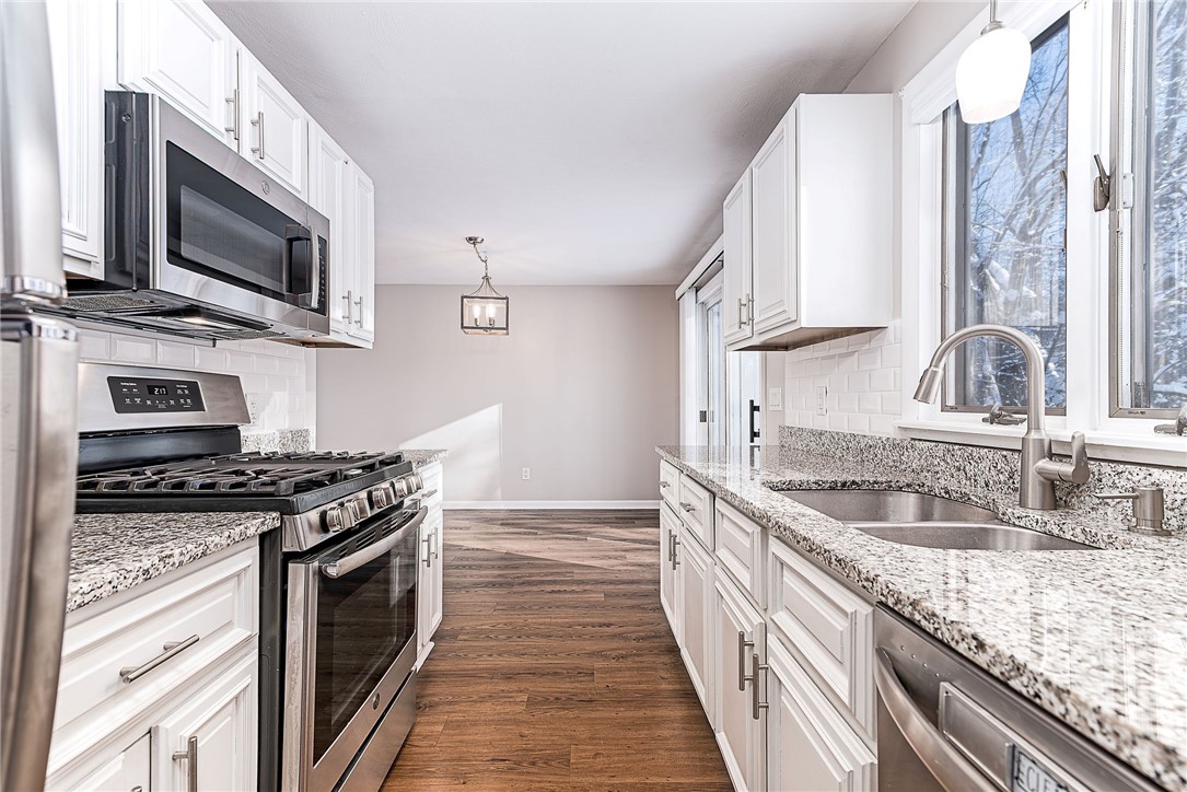 52 Kristee Circle, Unit 52 West Warwick, RI 02893 - Photo 13 of 30