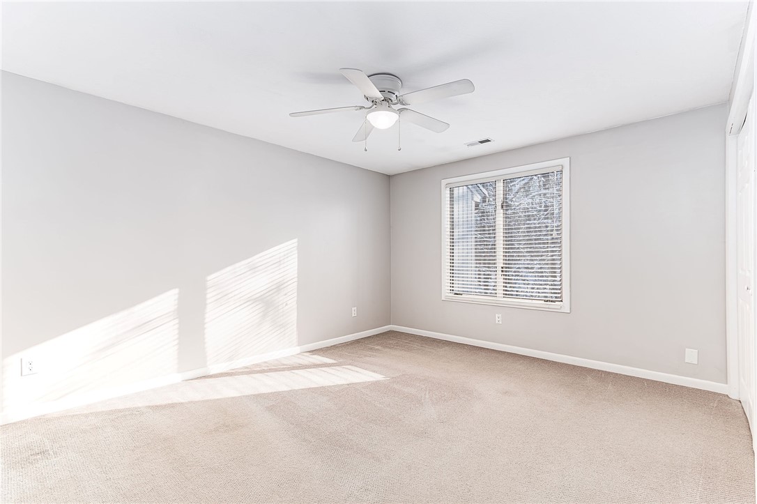 52 Kristee Circle, Unit 52 West Warwick, RI 02893 - Photo 18 of 30