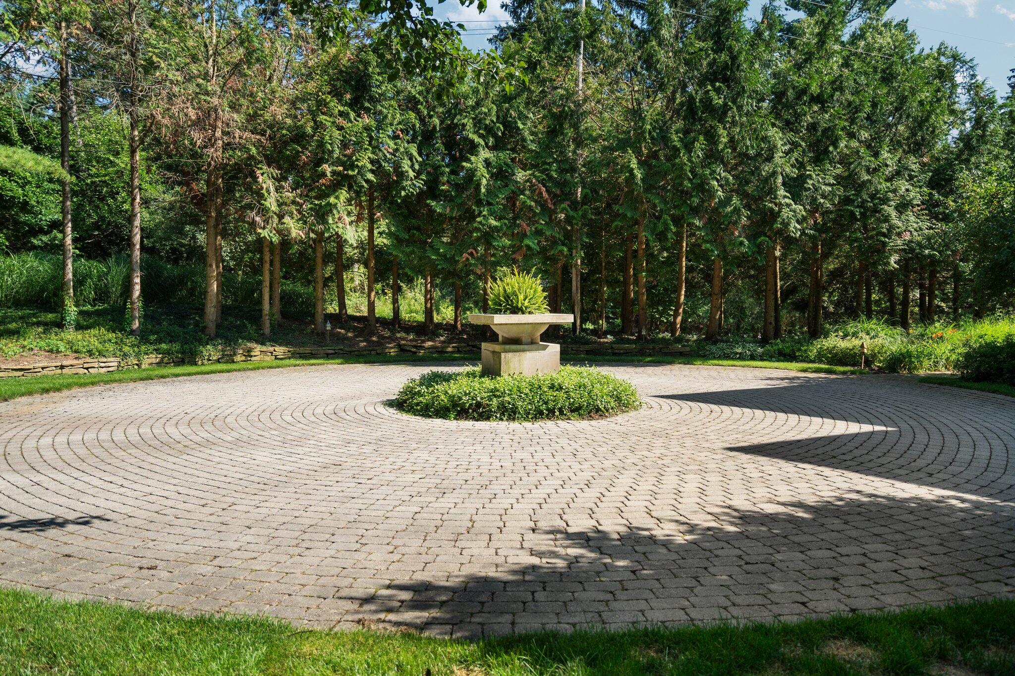 100 Underdown Road Ann Arbor, MI 48105 - Photo 77 of 95 Brick Circular Driveway