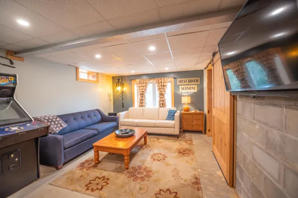 $799,000 | 32 Old Town Road, West Dover, VT 05356