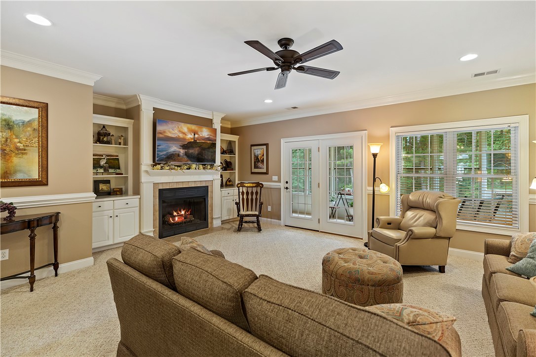 208 Steepleton Way Seneca, SC 29672 - Photo 4 of 31 Gallery Image 4