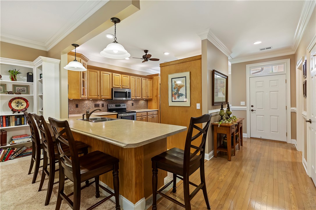 208 Steepleton Way Seneca, SC 29672 - Photo 9 of 31 Gallery Image 9