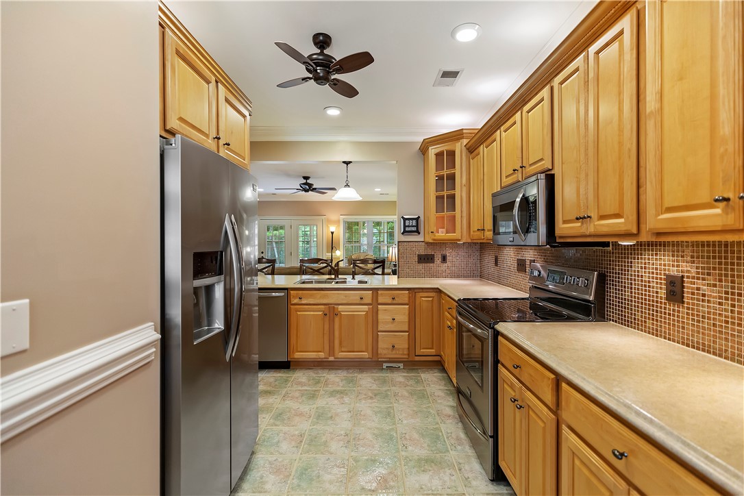 208 Steepleton Way Seneca, SC 29672 - Photo 10 of 31 Gallery Image 10