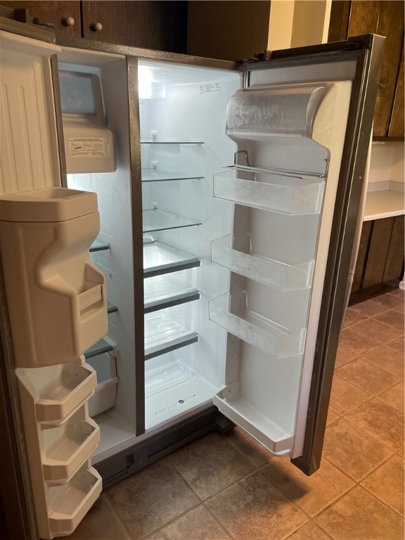 42 Hickory Way Clemson, SC 29631 - Photo 19 of 49 Plenty of room and ice maker