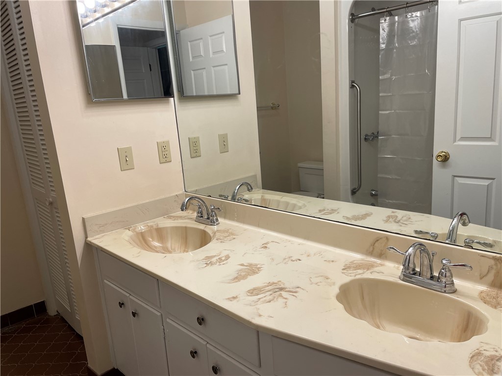 42 Hickory Way Clemson, SC 29631 - Photo 29 of 49 Master Bath has Double Sinks with Cultured Marble