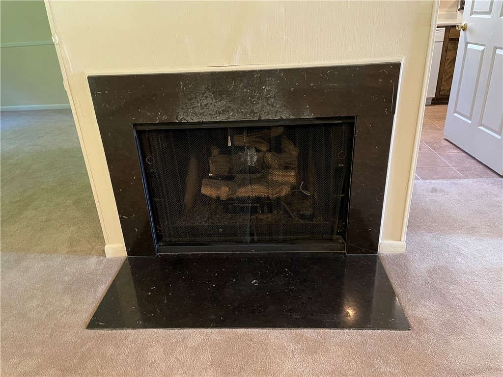 42 Hickory Way Clemson, SC 29631 - Photo 10 of 49 Fireplace features Gas Logs