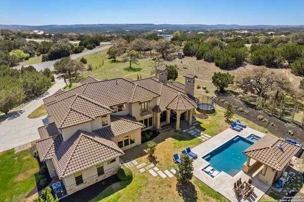 $2,949,000 | 104 Falcon Crest, Boerne, TX 78006