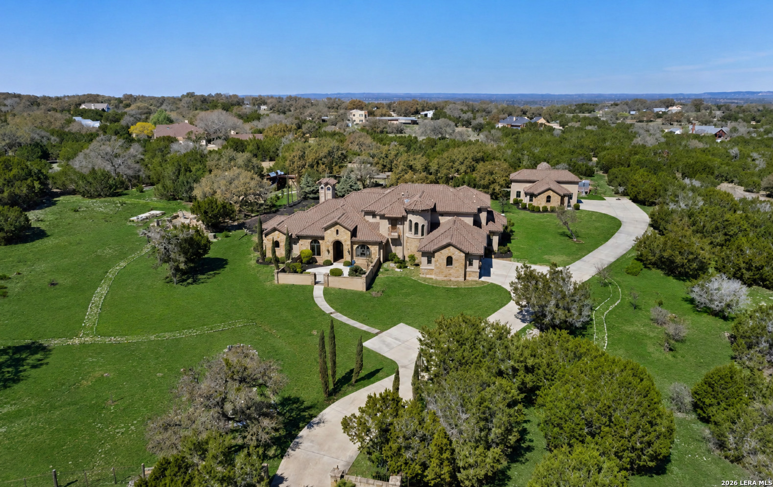104 Falcon Crest Boerne, TX 78006 - Photo 6 of 40