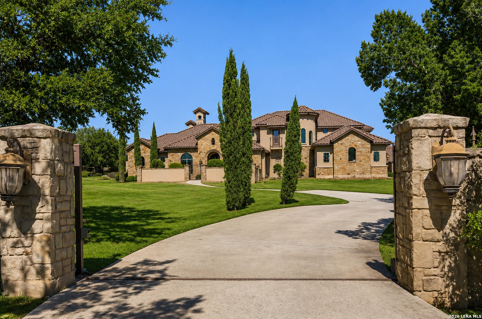 104 Falcon Crest Boerne, TX 78006 - Photo 7 of 40