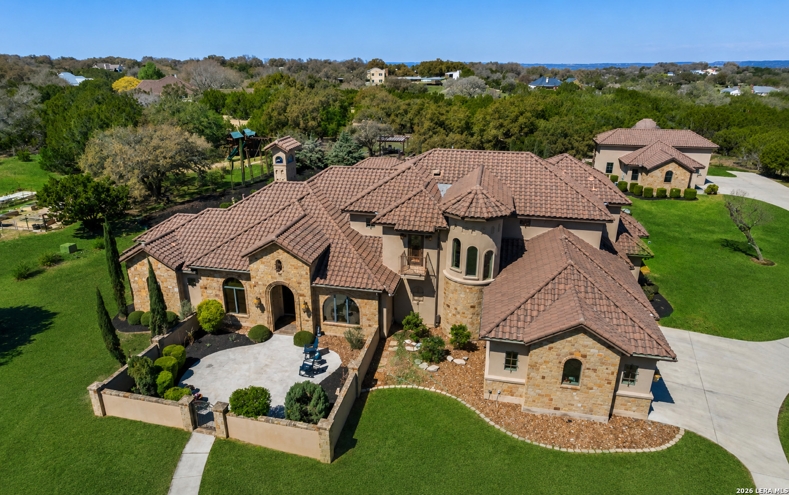 104 Falcon Crest Boerne, TX 78006 - Photo 8 of 40