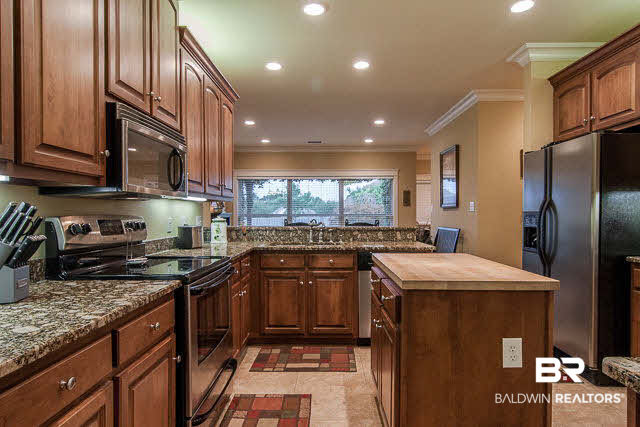 24345 Saxson Court Daphne, AL 36526 - Photo 12 of 39 Kitchen