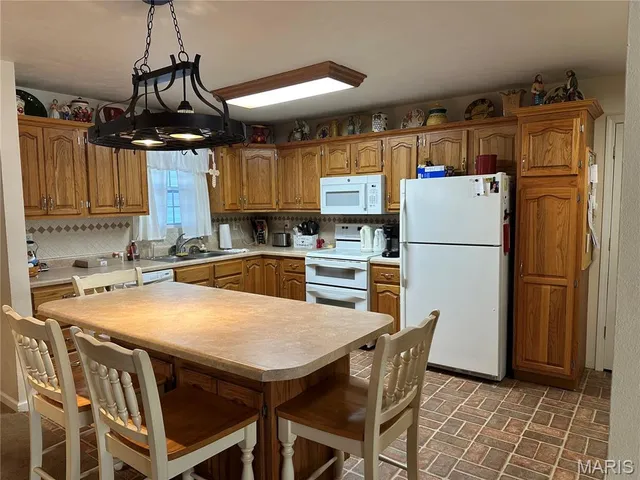 $250,000 | 304 Crestview Drive, Steeleville, IL 62288