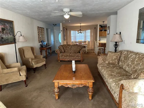 $235,000 | 304 Crestview Drive, Steeleville, IL 62288