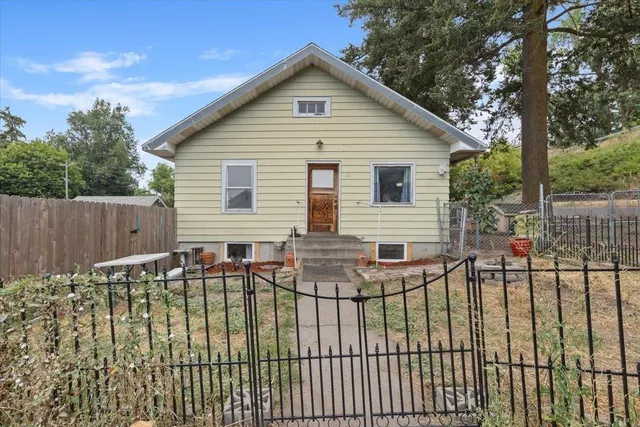 $325,000 | 121 East 8th Street, Rosalia, WA 99170