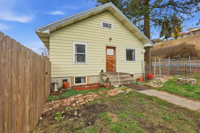 $310,000 | 121 East 8th Street, Rosalia, WA 99170