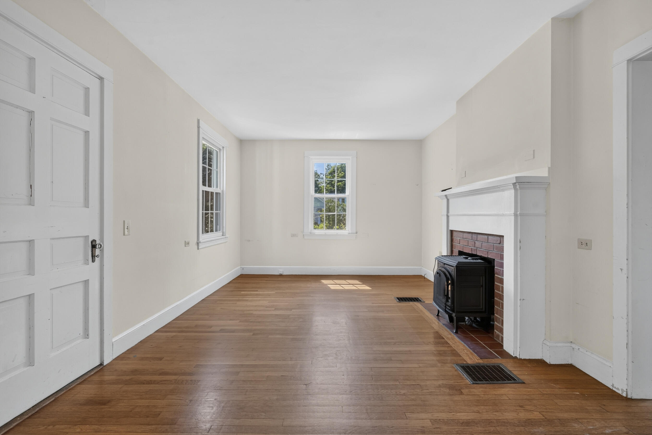208 Falmouth Road Falmouth, ME 04105 - Photo 23 of 73 35_208falmouth-34