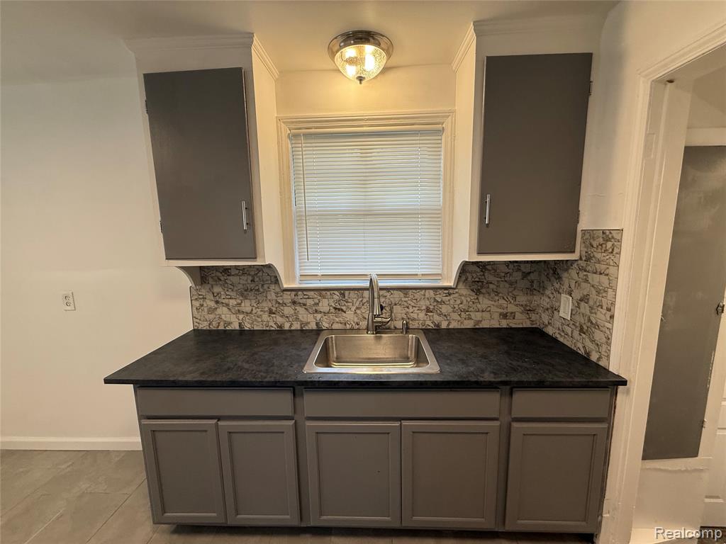 16083 Manning Street Detroit, MI 48205 - Photo 2 of 8